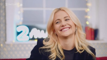 Pixie Lott - [Interview & Baby] 2 Awesome 1080i HDMania